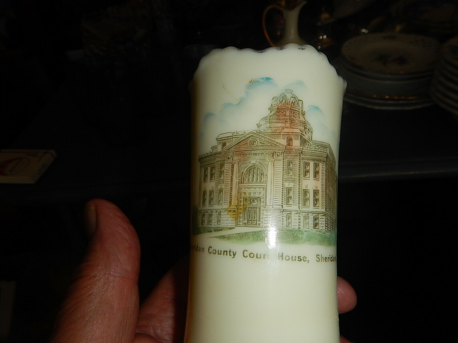 Ex Antique Custard Glass Souvenir Vase Court House Sheridan Wyoming 5 3/4 Inch